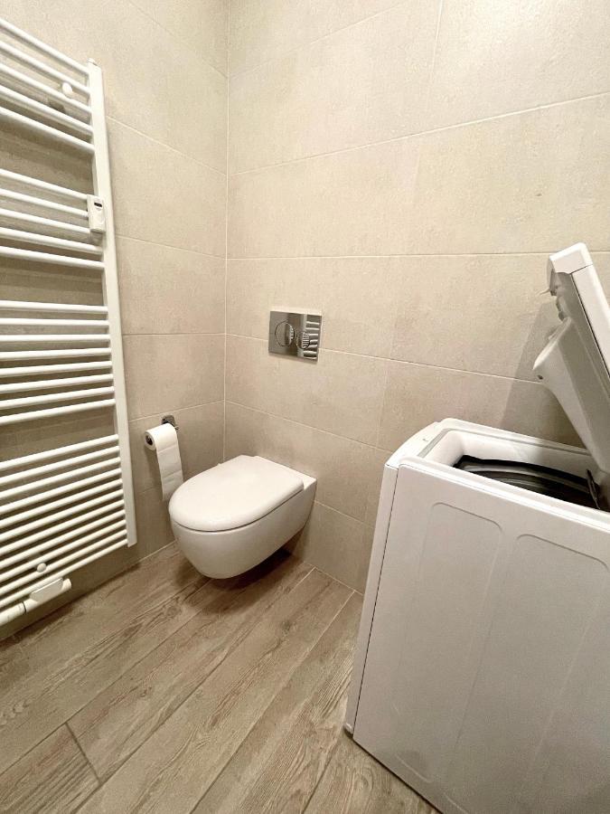 Bright Studio Apartment With Free Private Parking Merano Exterior photo